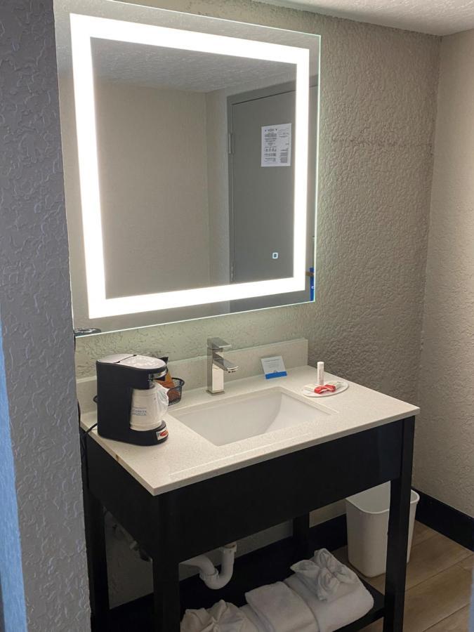Days Inn By Wyndham Fort Pierce Midtown Eksteriør bilde