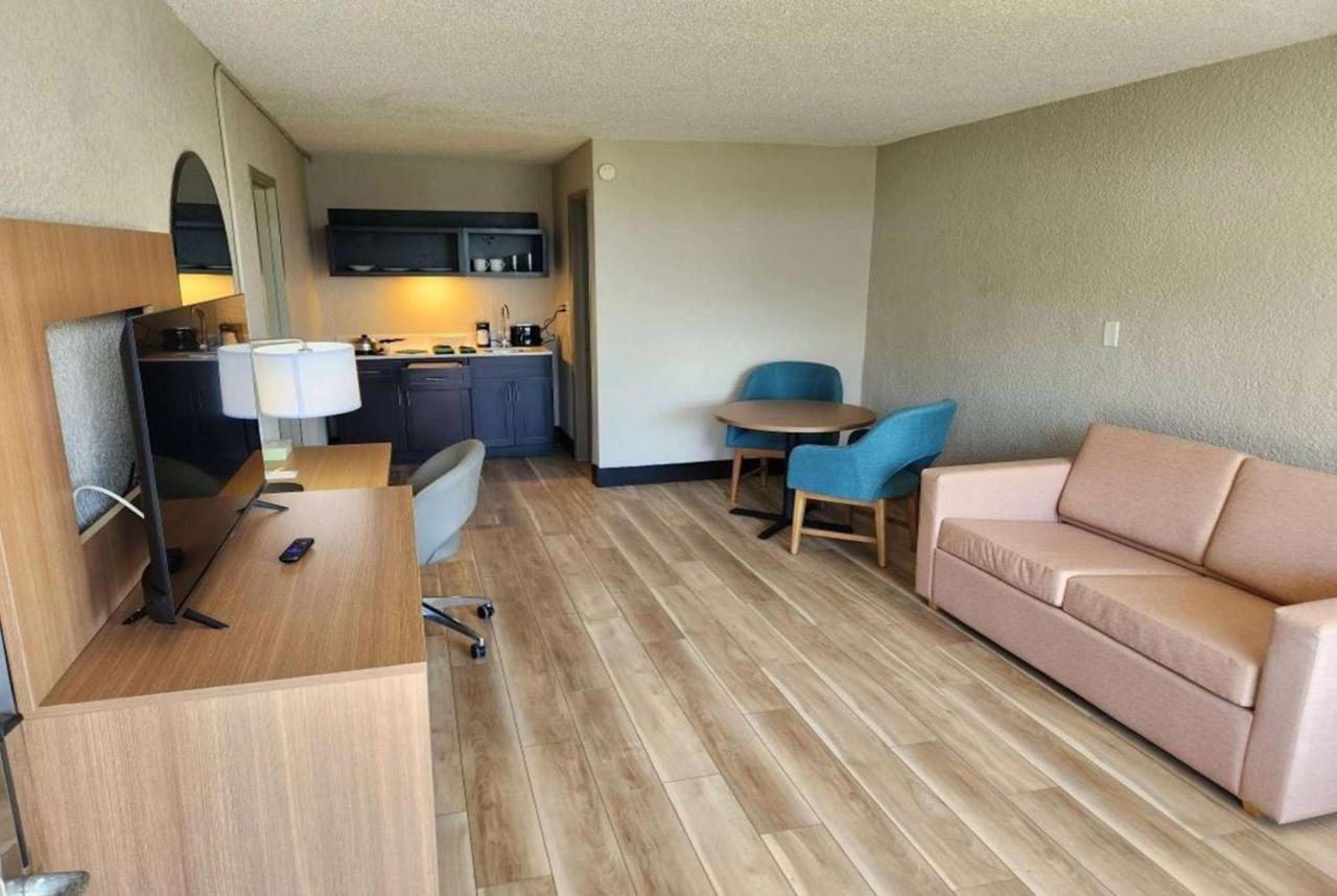 Days Inn By Wyndham Fort Pierce Midtown Eksteriør bilde