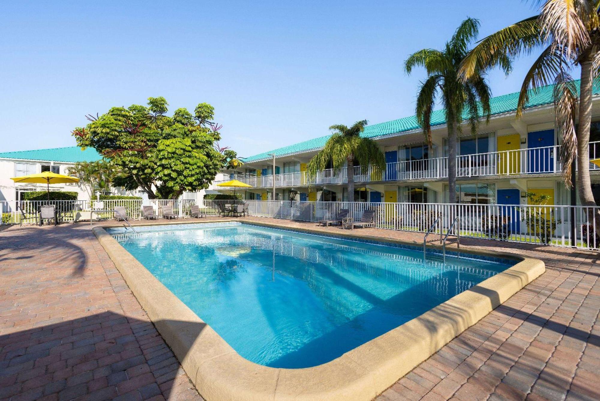 Days Inn By Wyndham Fort Pierce Midtown Eksteriør bilde