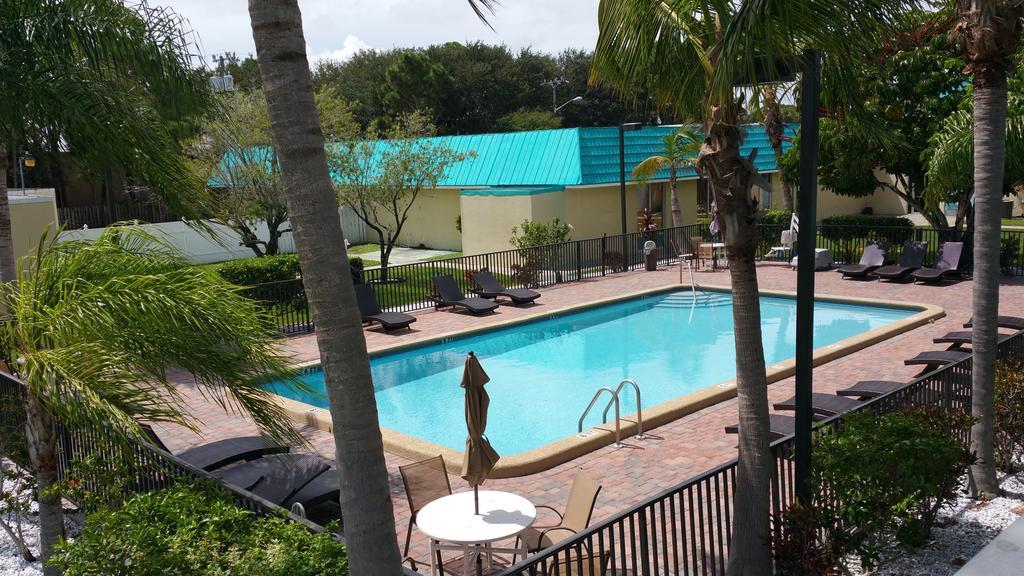 Days Inn By Wyndham Fort Pierce Midtown Eksteriør bilde