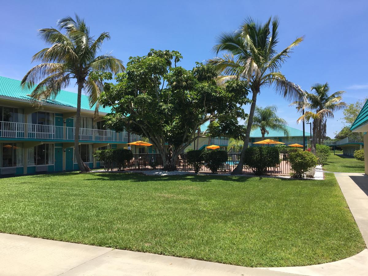 Days Inn By Wyndham Fort Pierce Midtown Eksteriør bilde