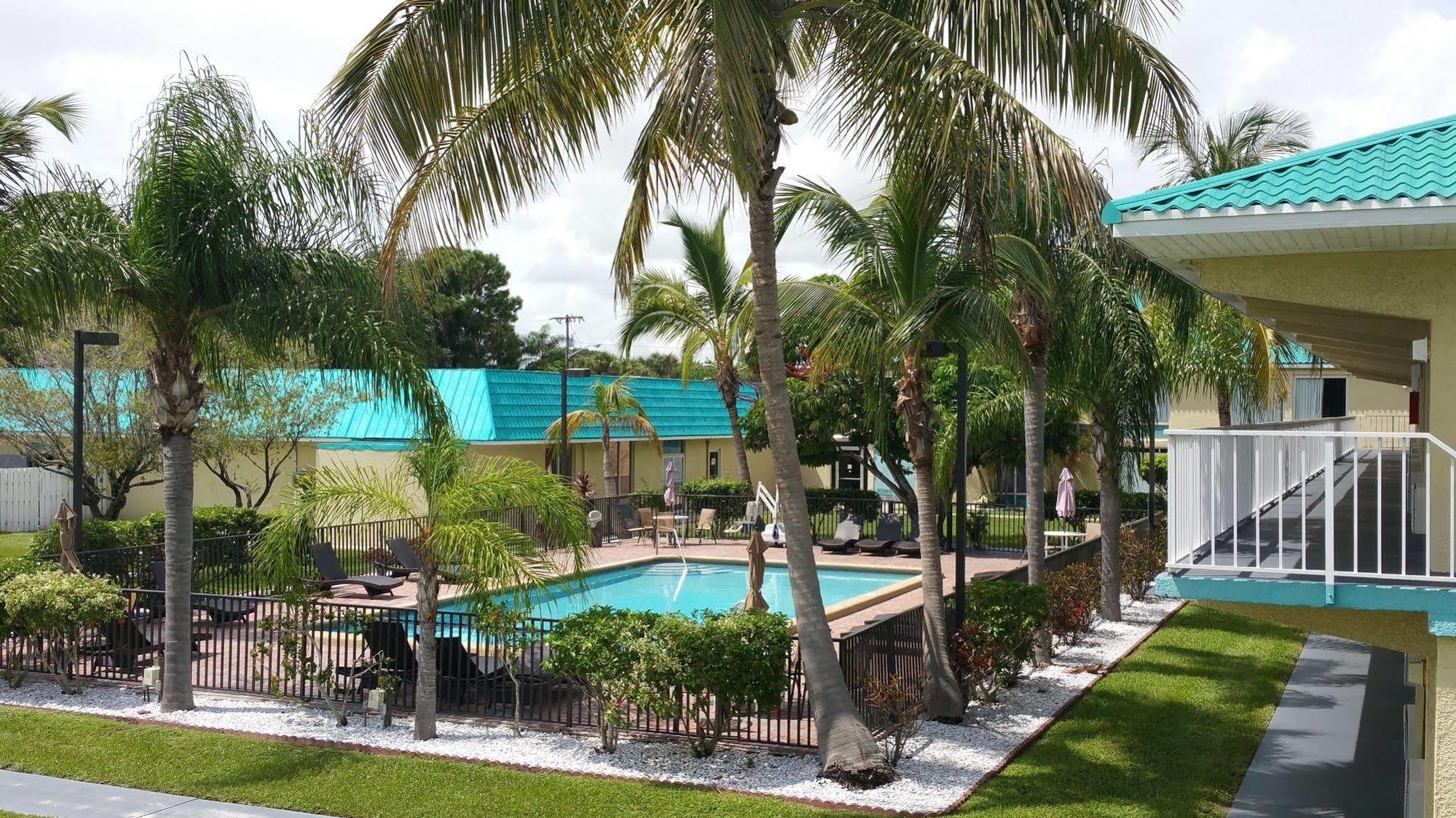 Days Inn By Wyndham Fort Pierce Midtown Eksteriør bilde